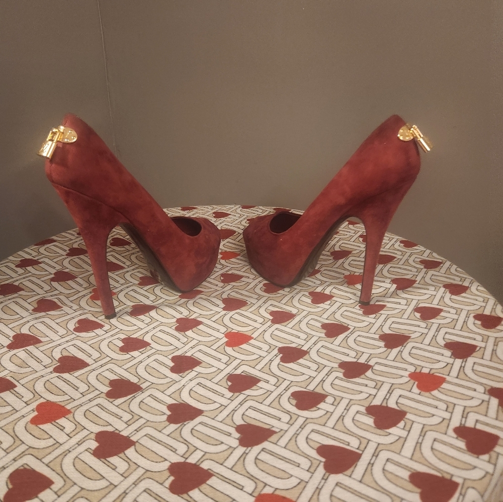 Heels - Picture 5 of 12